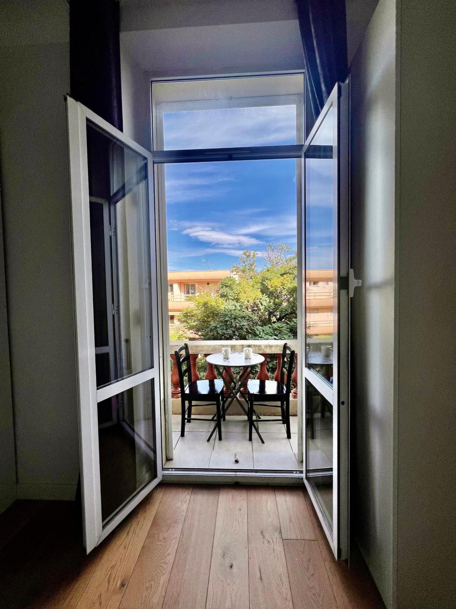 Provence 2 Pieces Avec Balcon Apartamento Antibes